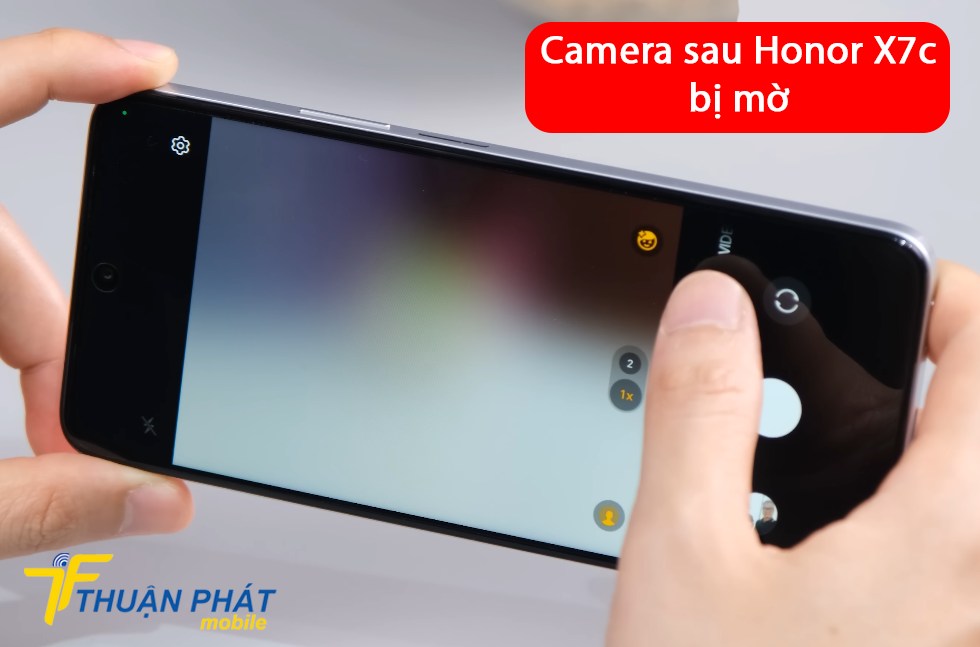 Camera sau Honor X7c bị mờ