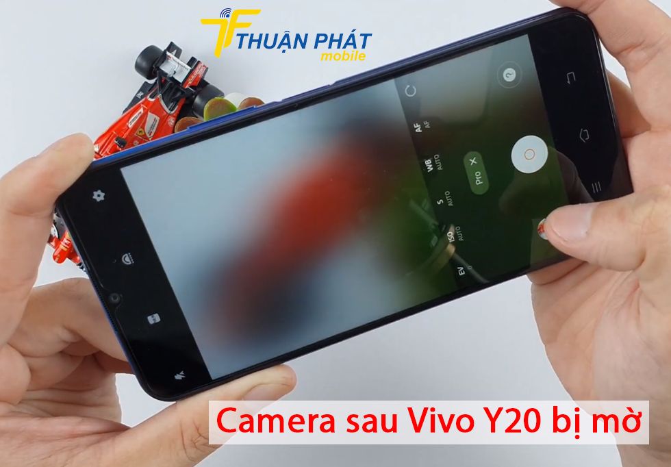 Camera sau Vivo Y20 bị mờ