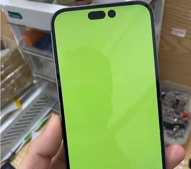 iPhone 14 Pro Max xanh màn hình