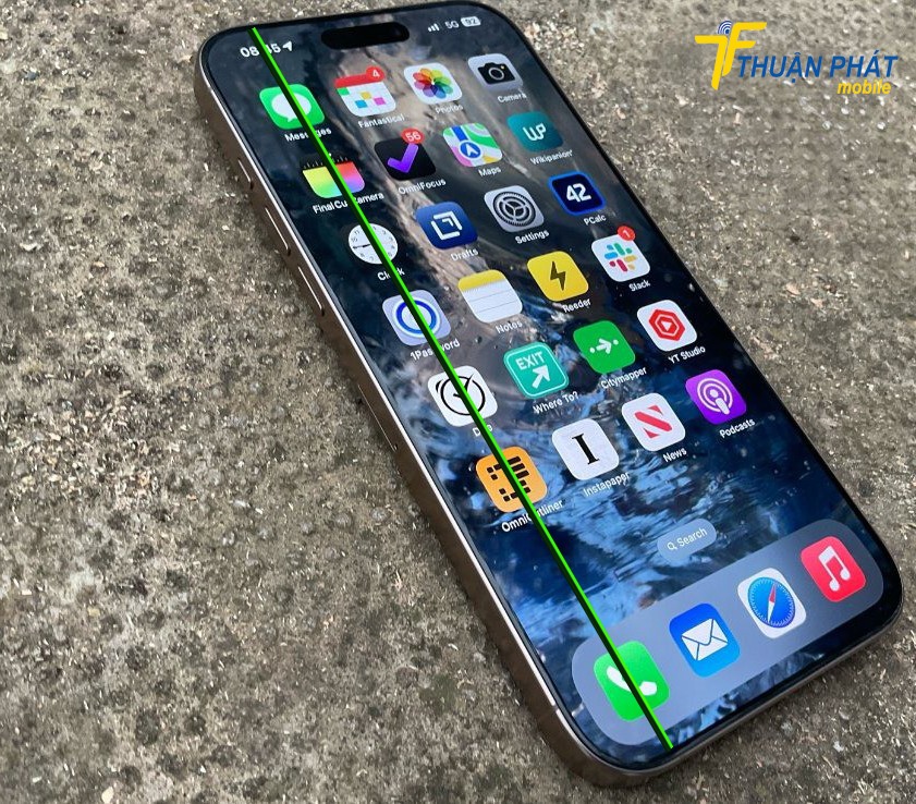 iPhone 16 Pro sọc màn hình