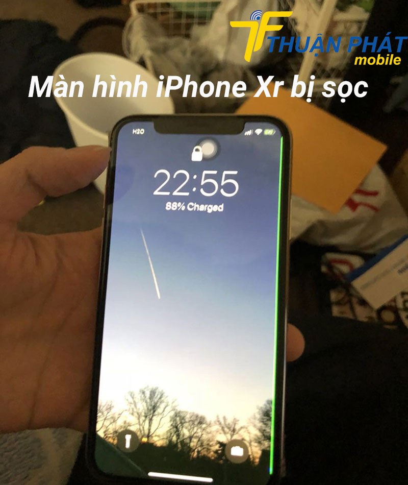 Màn hình iPhone Xr bị sọc xanh