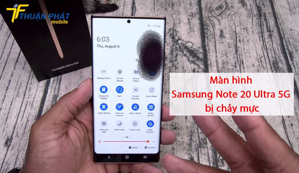 Màn hình Samsung Note 20 Ultra 5G bị chảy mực