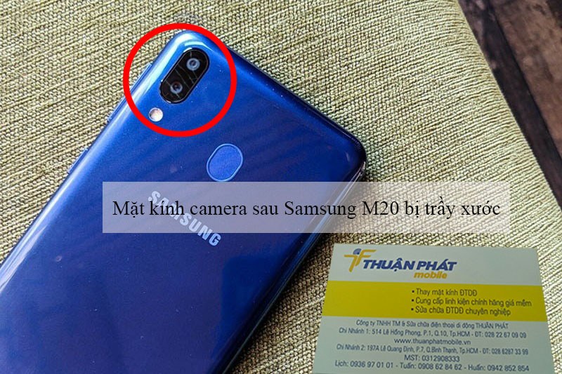 Mặt kính camera sau Samsung M20 bị trầy xước