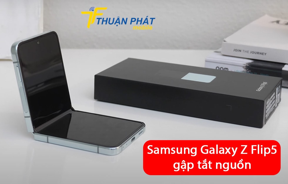 Samsung Galaxy Z Flip5 gập tắt nguồn