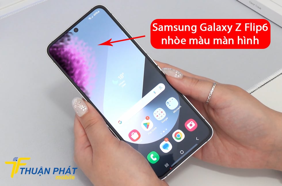 Samsung Galaxy Z Flip6 nhòe màu màn hình