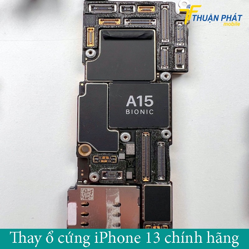 Thay ổ cứng iPhone 13 chính hãng