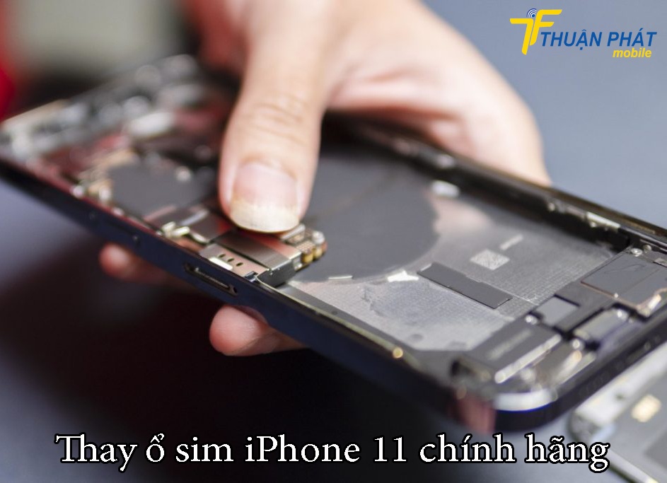 Thay ổ sim iPhone 11 chính hãng