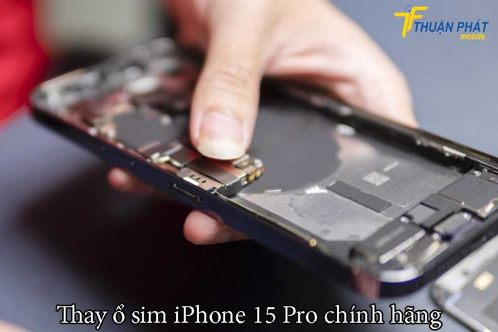 Thay ổ sim iPhone 15 Pro chính hãng