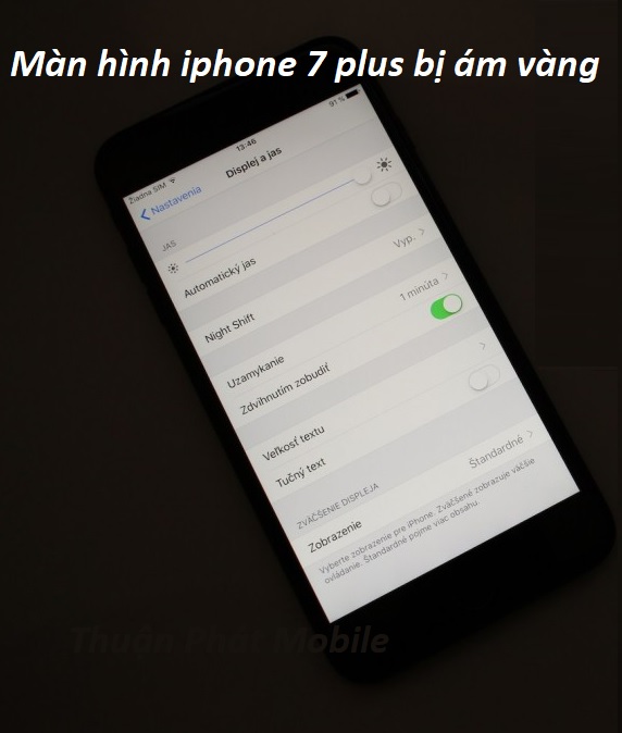 man hinh iphone 7 plus bi am vang